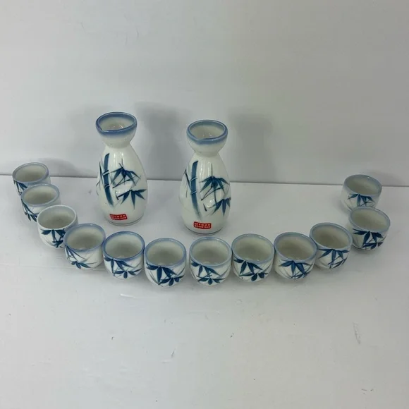 VINTAGE JAPANESE 14 PIECES SAKE SET, 12 CUPS, 2 BOTTLES, BLUE BAMBOO DESIGN - Picture 3 of 14